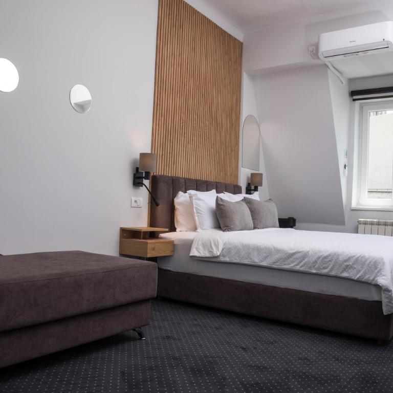 Republic Square Luxury Suites - Executive Apartman - 1