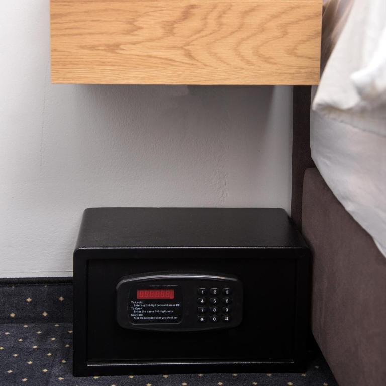 Republic Square Luxury Suites - Junior Suite - 4