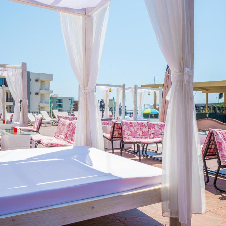 Accommodation Royal Azur - Double Room with Balcony and Sea View - 6
