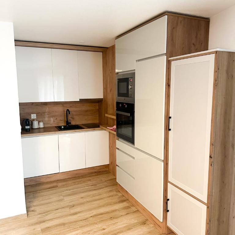 Studio magnifique avec terrasse spacieuse et jardin Loèche-les-Bains Vacances - Apartment mit 1 Schlafzimmer - 3