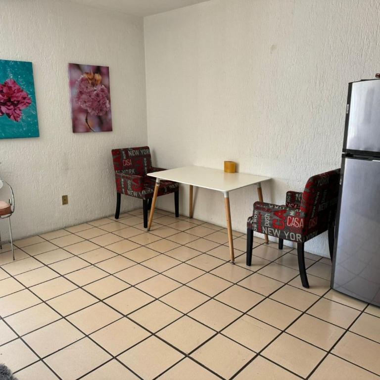 Planta alta 3 recamaras centro Guadalajara - Two-Bedroom Apartment - 1