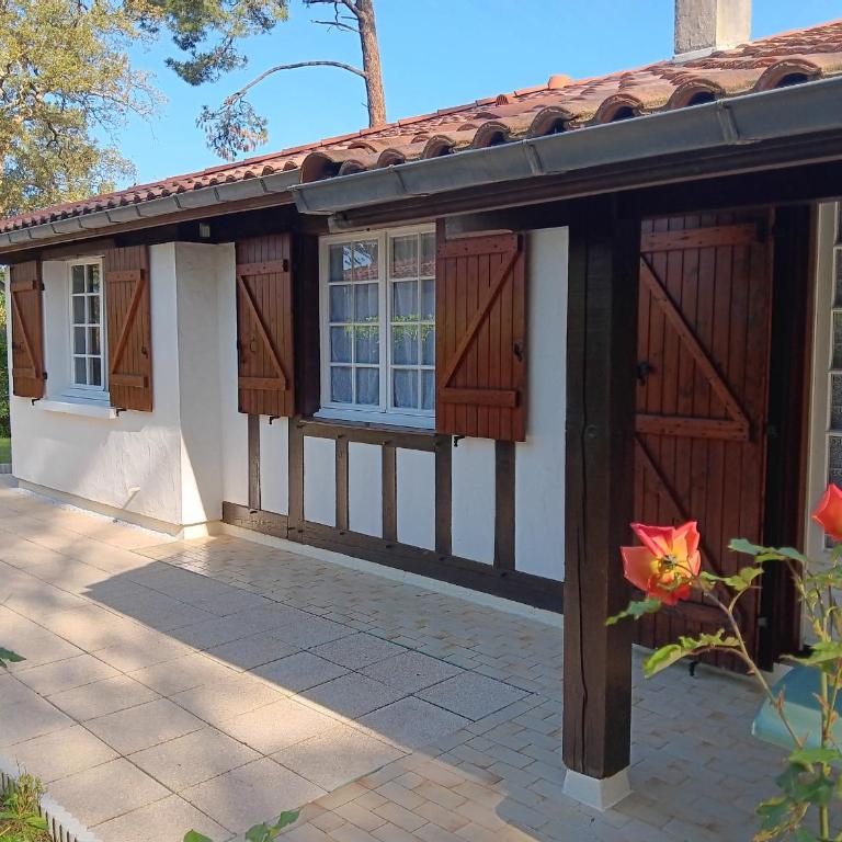 Maison spacieuse avec jardin, proche commerces et plage, 6 couchages, parking privatif - FR-1-239-902 - Maison 3 Chambres - 1