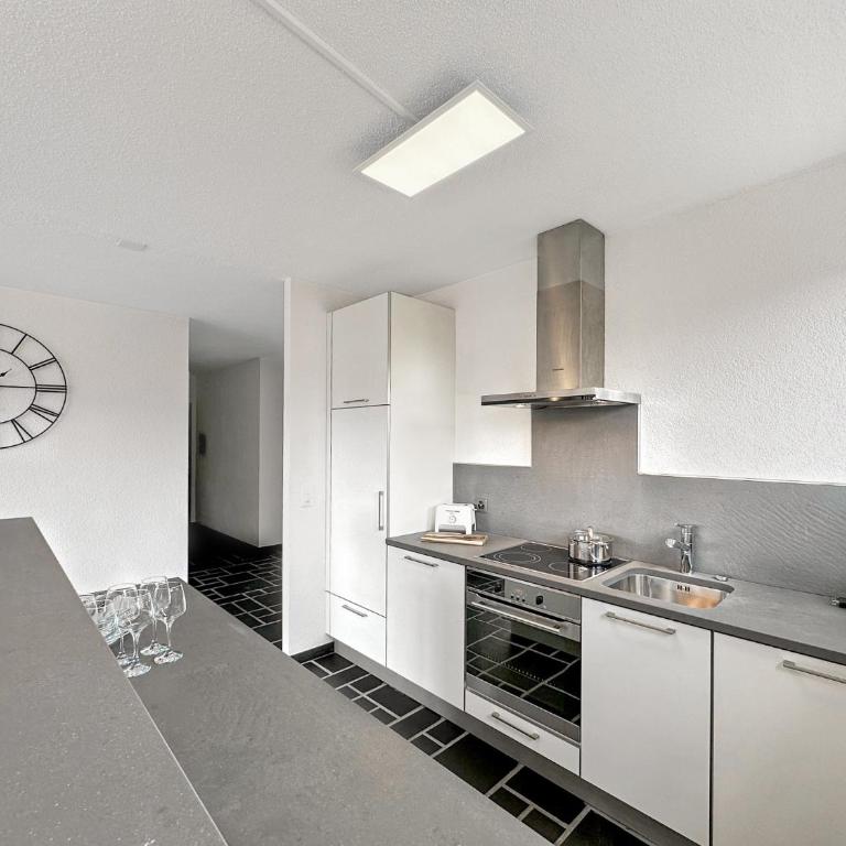 Instant Ski and Golf Paradise - Crans Montana - Appartement avec Balcon - 9