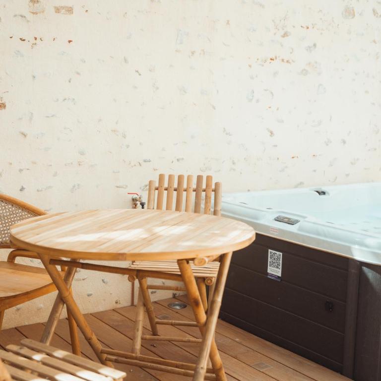 Maison Balas - Suite avec Jacuzzi - 8