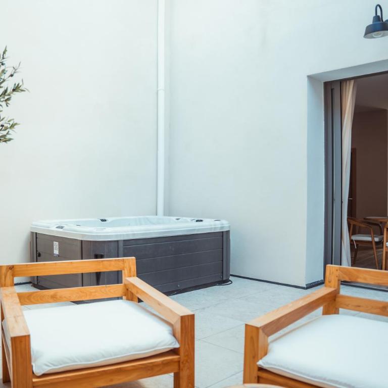 Maison Balas - Suite avec Jacuzzi - 11