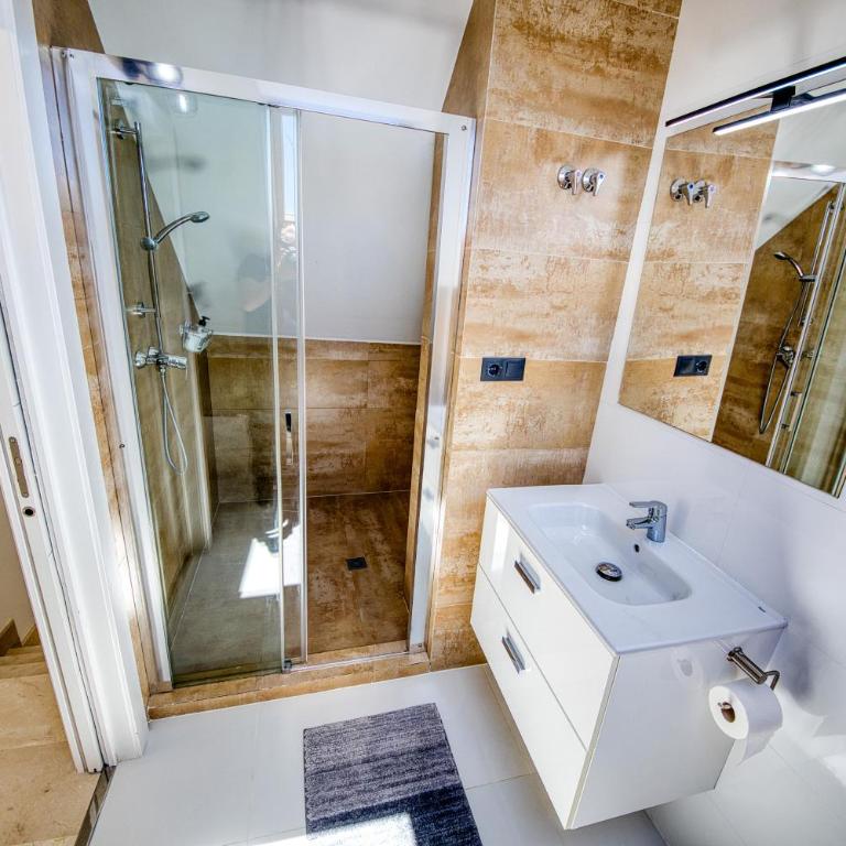 Penthouse Carabela Seaviews - Two-Bedroom Apartment - 23
