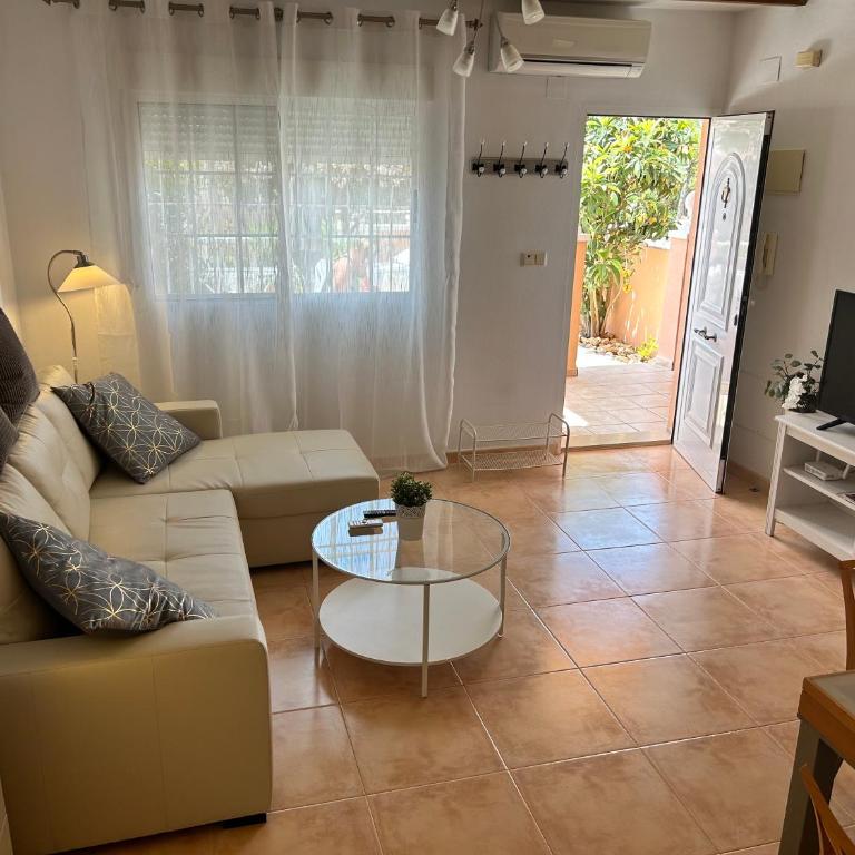 Gran Alacant Relax Casa - Two-Bedroom Apartment - 23