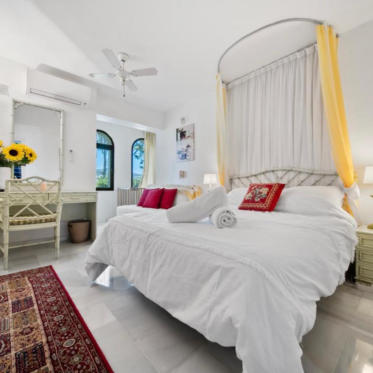 Charming Andalusian style villa in Nueva Andalucia - Villa - 21