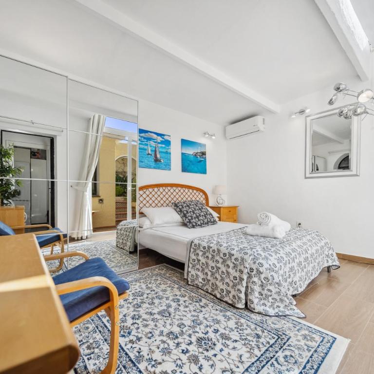 Charming Andalusian style villa in Nueva Andalucia - Villa - 13