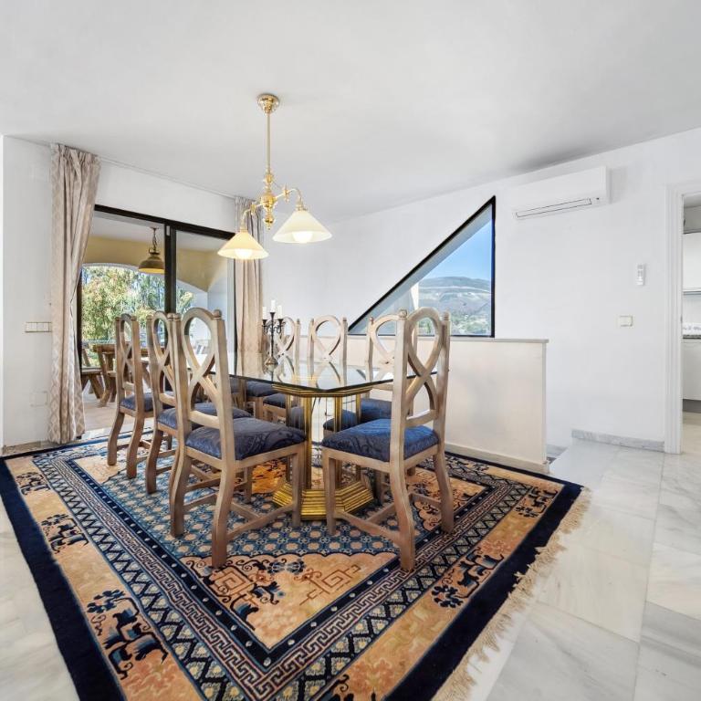 Charming Andalusian style villa in Nueva Andalucia - Villa - 17