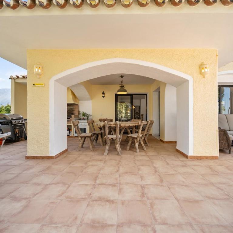 Charming Andalusian style villa in Nueva Andalucia - Villa - 4