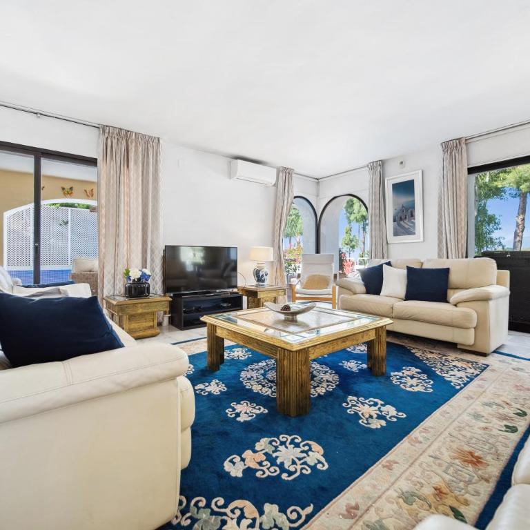 Charming Andalusian style villa in Nueva Andalucia - Villa - 14