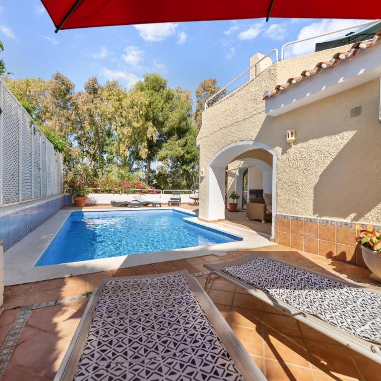 Charming Andalusian style villa in Nueva Andalucia - Villa - 2