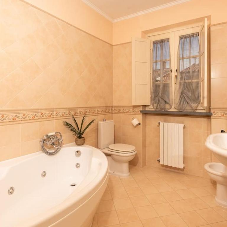 9 minuti dalle Mura di Lucca, Luxury Villa - Villa con 3 Camere da Letto - 4