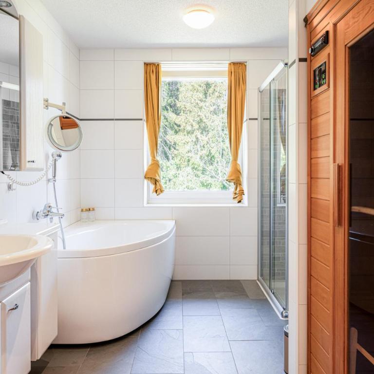 VISIMO Apartments Flims with private Sauna - Deluxe Apartment mit 2 Schlafzimmern - 24