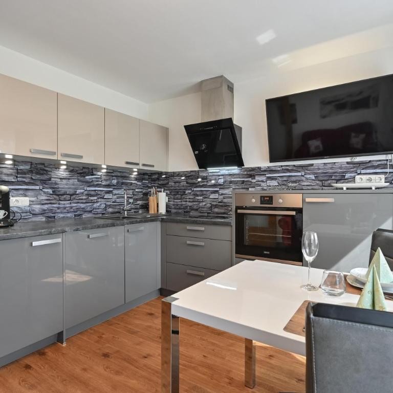 Ferienwohnung Herzstück im Haus Schlossblick - Apartment mit Blick auf die Berge - 2