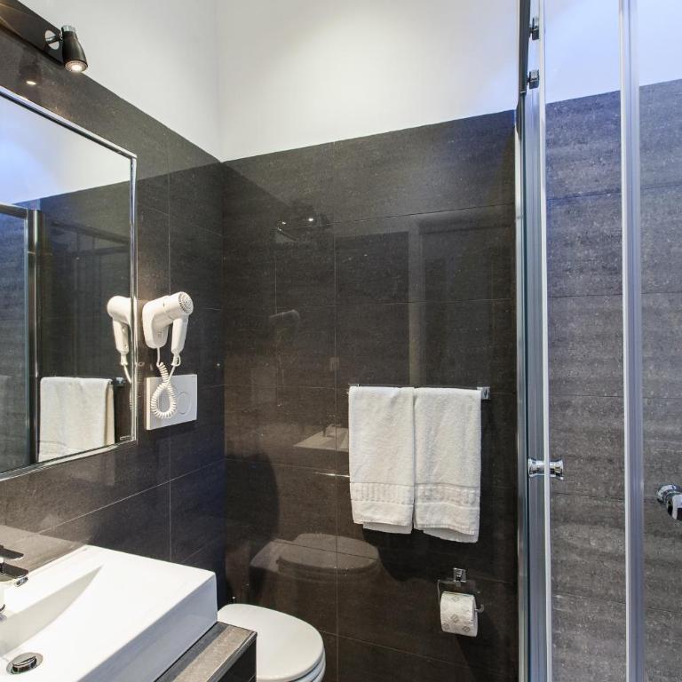 Town House Roma - Camera Tripla Deluxe - 8