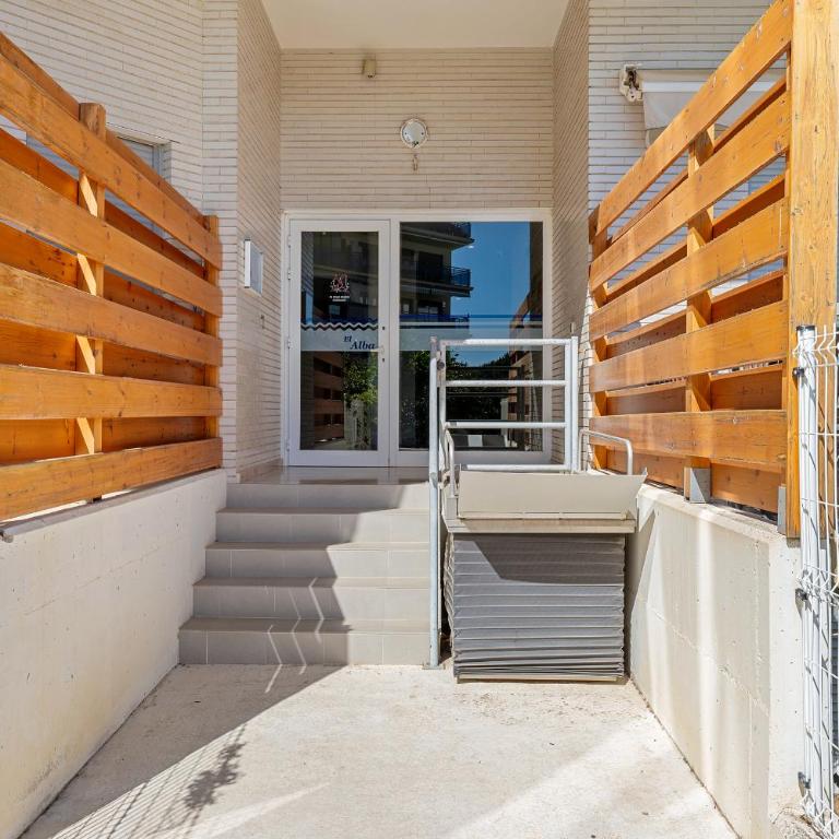 Hauzify I Apartament Mestral - Two-Bedroom Apartment with Terrace - 20