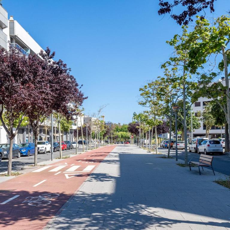 Hauzify I Apartament Mestral - Two-Bedroom Apartment with Terrace - 22