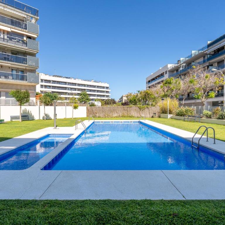Hauzify I Apartament Mestral - Two-Bedroom Apartment with Terrace - 1