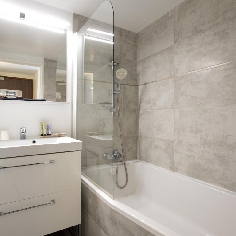 Hotel Le Relais Saint-Jacques - Chambre Lit King-Size avec Balcon - 9