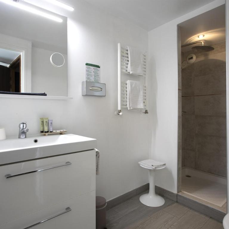 Hotel Le Relais Saint-Jacques - Chambre Lit King-Size avec Balcon - 8