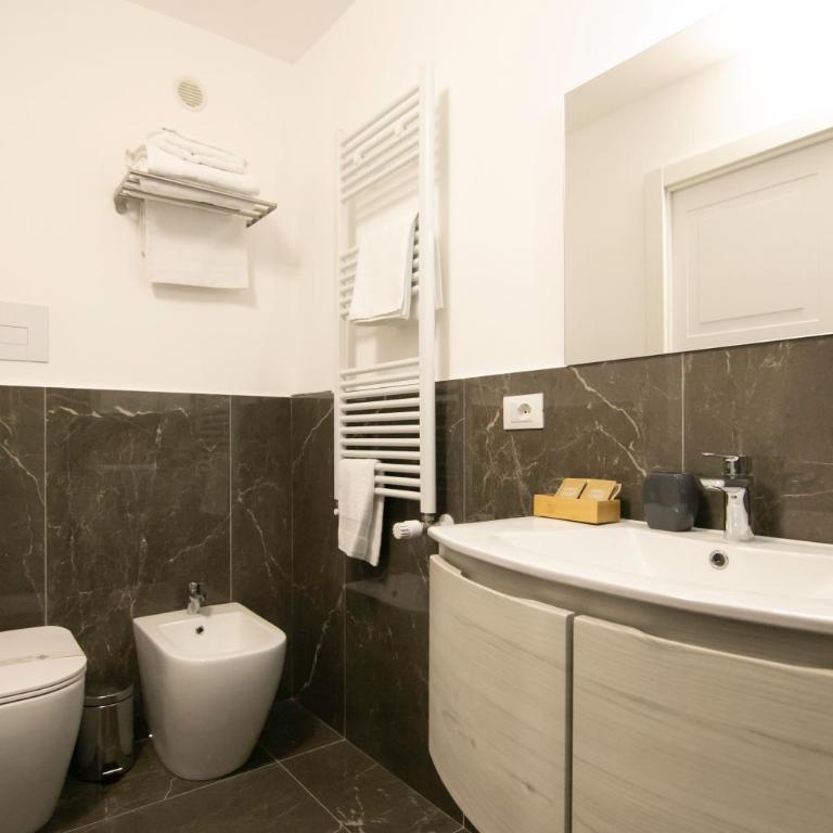 Villareale47 Luxury Suites & Rooms - Camera Matrimoniale con Bagno Privato - 2