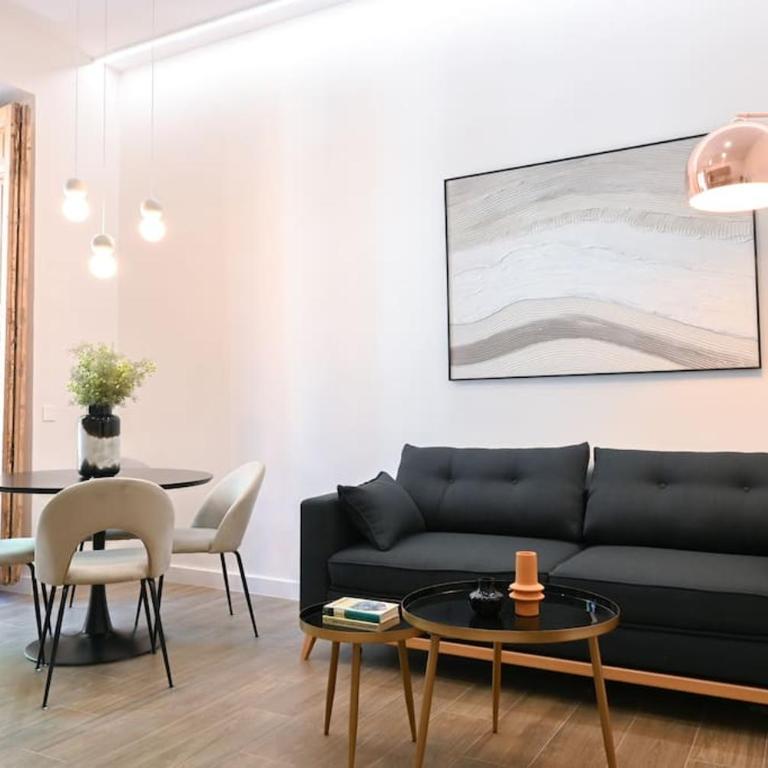 For You Rentals Céntrico y Luminoso Estudio TEMPORAL Dúplex en Madrid EST23 - One-Bedroom Apartment with Balcony - 1