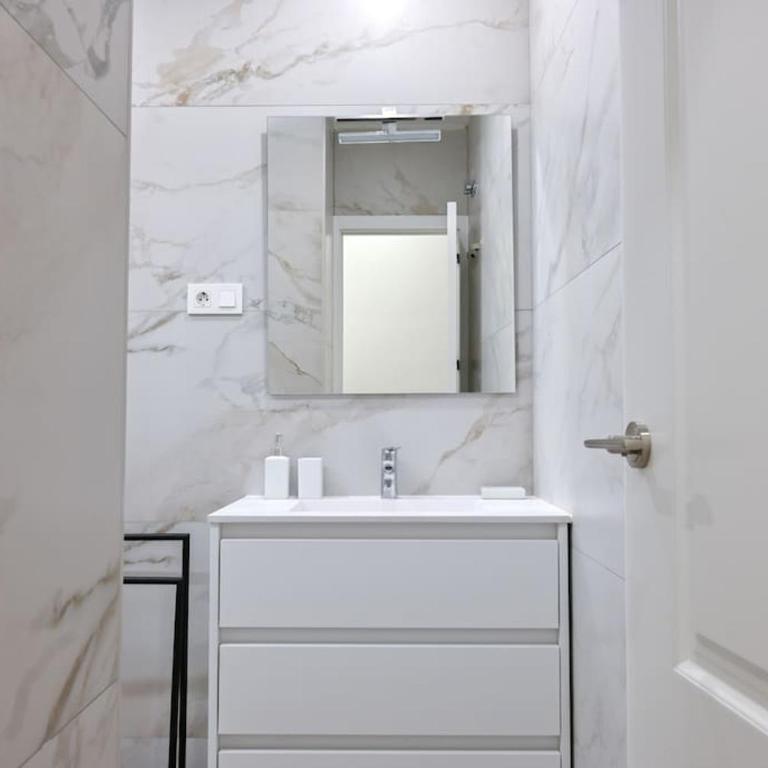 For You Rentals Céntrico y Luminoso Estudio TEMPORAL Dúplex en Madrid EST23 - One-Bedroom Apartment with Balcony - 7