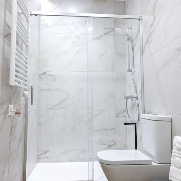 For You Rentals Céntrico y Luminoso Estudio TEMPORAL Dúplex en Madrid EST23 - One-Bedroom Apartment with Balcony - 13