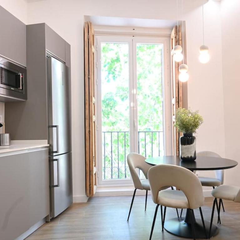 For You Rentals Céntrico y Luminoso Estudio TEMPORAL Dúplex en Madrid EST23 - One-Bedroom Apartment with Balcony - 18