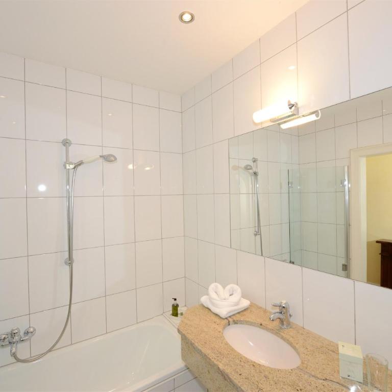 Dermuth Hotels – Parkvilla Wörth - Doppelzimmer mit Gartenblick - 22