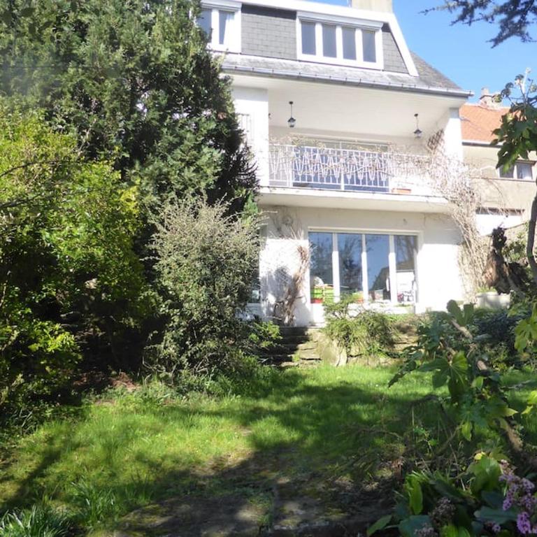 Très grande maison lumineuse et toute équipée. - Casa de 6 dormitorios - 8