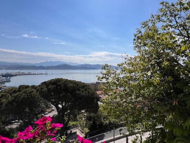 Villa dei Poeti - Camera Matrimoniale Deluxe con Vista Mare Laterale - 8