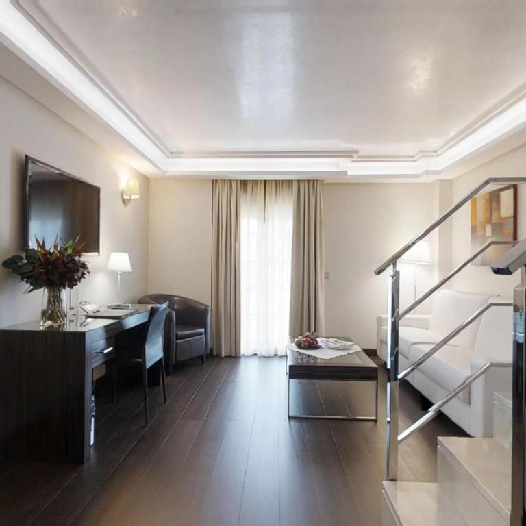 Vincci Selección Aleysa - Grand Suite Duplex for 4 Guests - 1