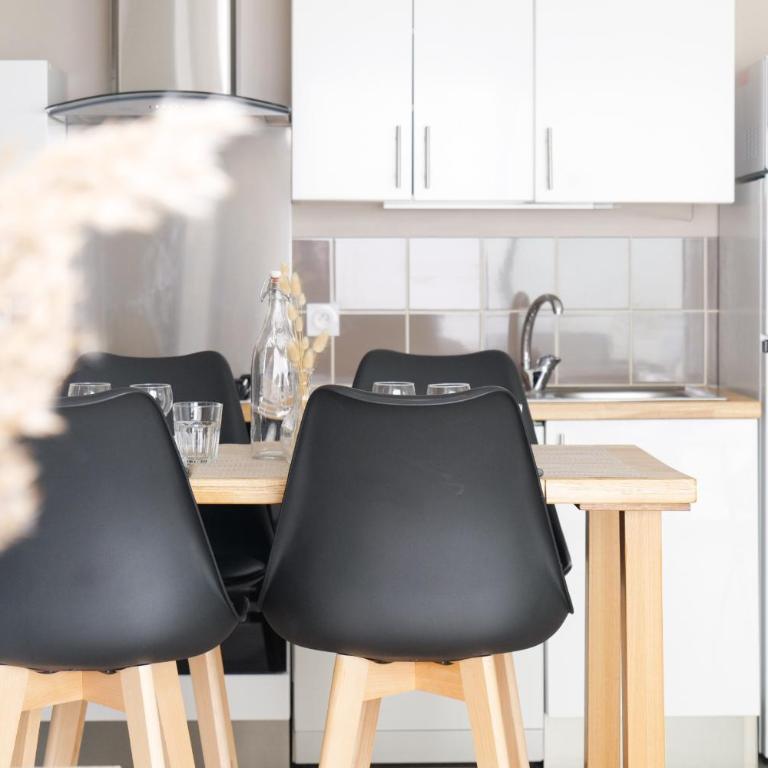 Jolie maison rénovée dans le centre-ville avec garage privatif Les Sables 4 personnes - Casa con 2 Camere da Letto - 5