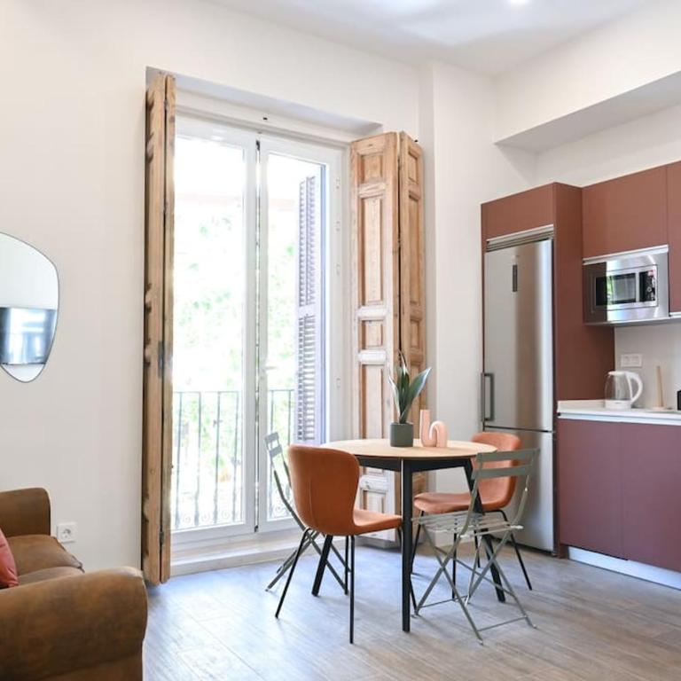 For You Rentals Céntrico y Luminoso Apartamento TEMPORAL en Madrid EST21 - Two-Bedroom Apartment - 1