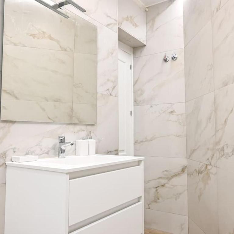 For You Rentals Céntrico y Luminoso Apartamento TEMPORAL en Madrid EST21 - Two-Bedroom Apartment - 12