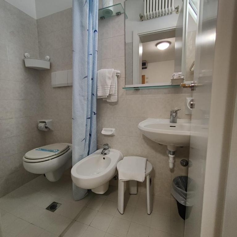 Hotel Villa Lina ANGOLO VIALE DANTE - Standard Triple Room - 1