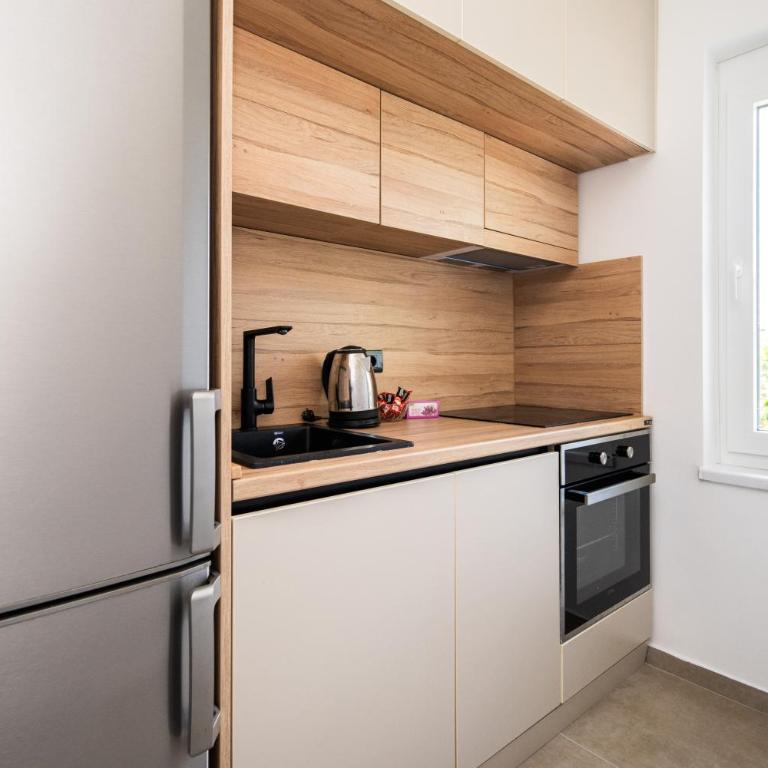 Bright 2BDR apartment with Balcony - FREE PARKING - Apartman sa 2 Spavaće Sobe - 9