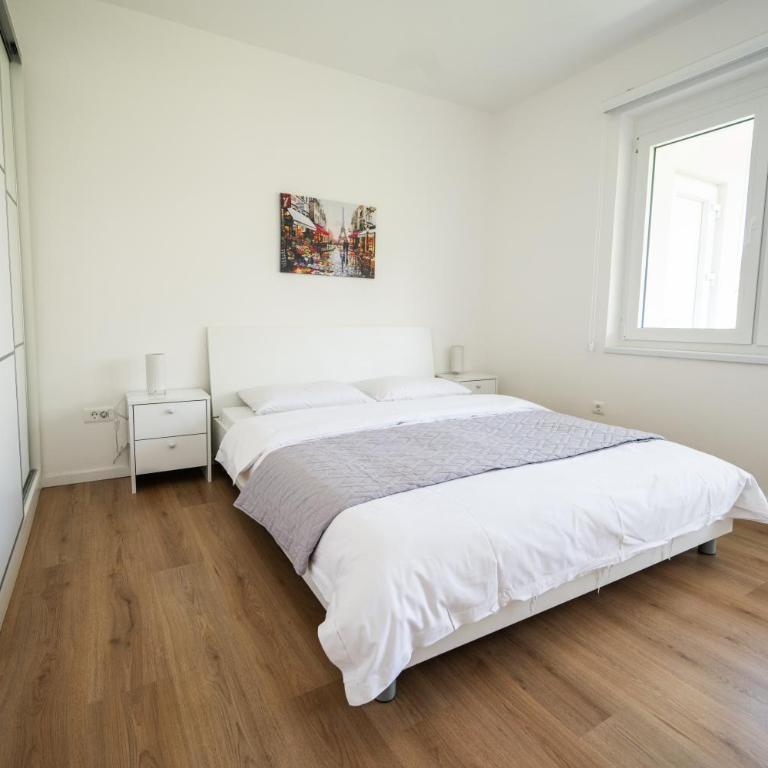 Bright 2BDR apartment with Balcony - FREE PARKING - Apartman sa 2 Spavaće Sobe - 23