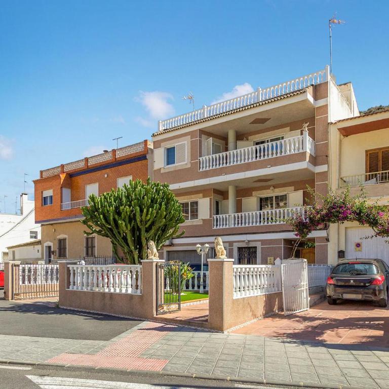 Amazing Apartment In Orihuela - Apartamento de 3 dormitorios - 1