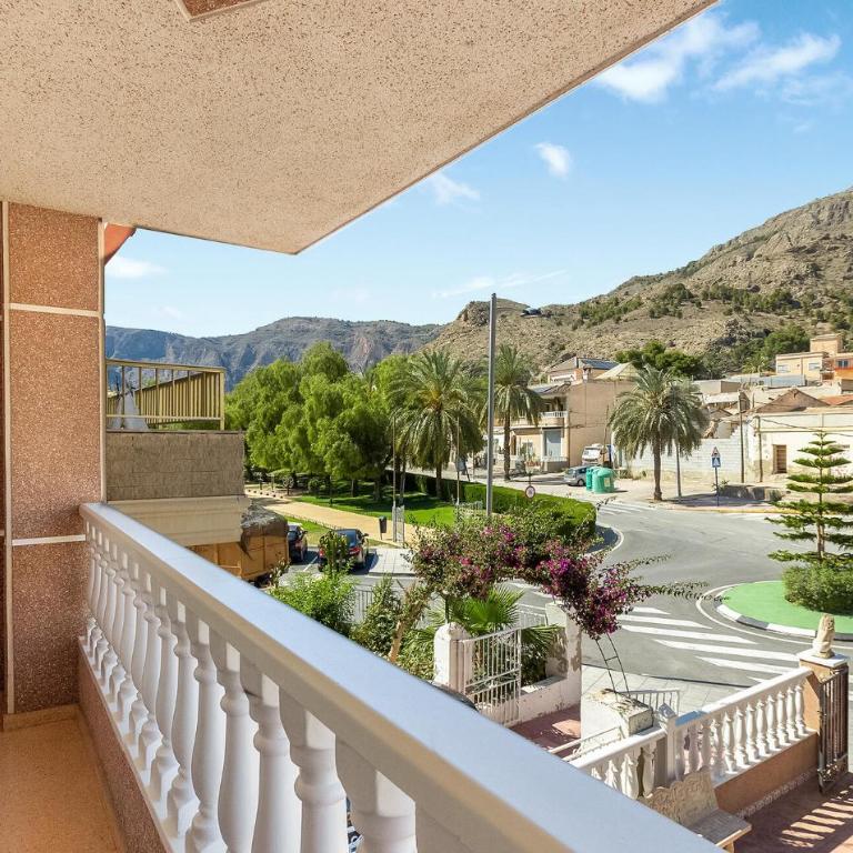 Amazing Apartment In Orihuela - Apartamento de 3 dormitorios - 2