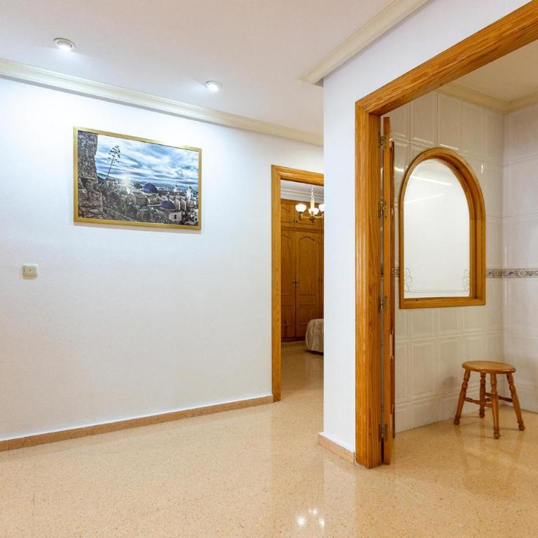 Amazing Apartment In Orihuela - Apartamento de 3 dormitorios - 9