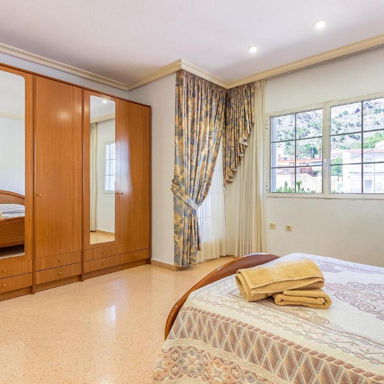 Amazing Apartment In Orihuela - Apartamento de 3 dormitorios - 12