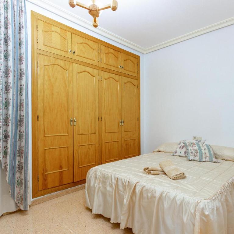 Amazing Apartment In Orihuela - Apartamento de 3 dormitorios - 14