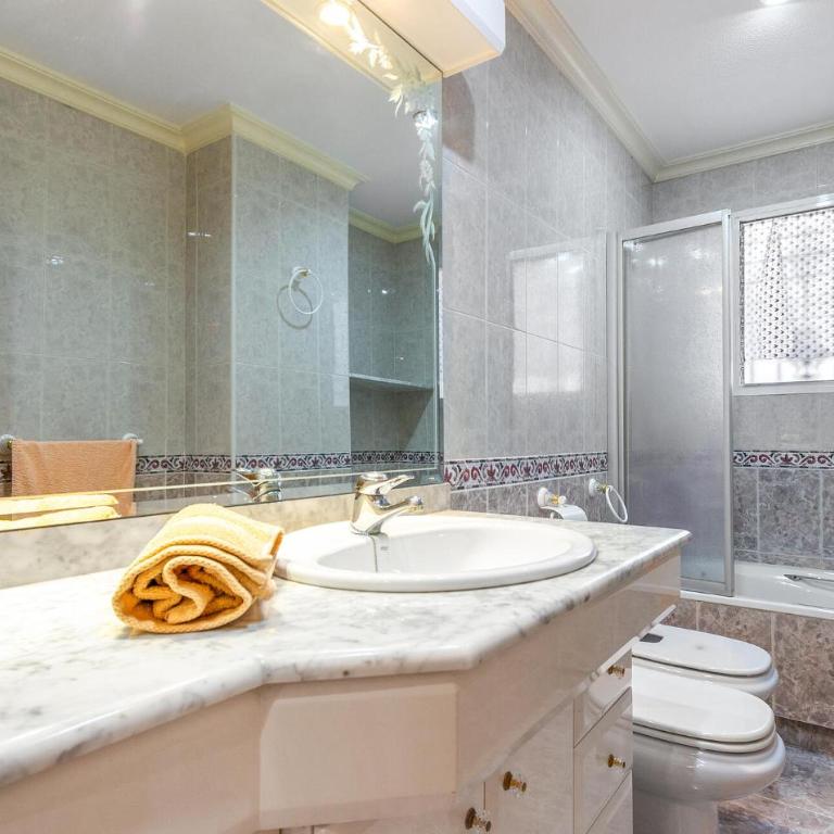 Amazing Apartment In Orihuela - Apartamento de 3 dormitorios - 15