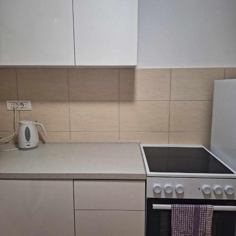 Na pjeni od mora - One-Bedroom Apartment - 4