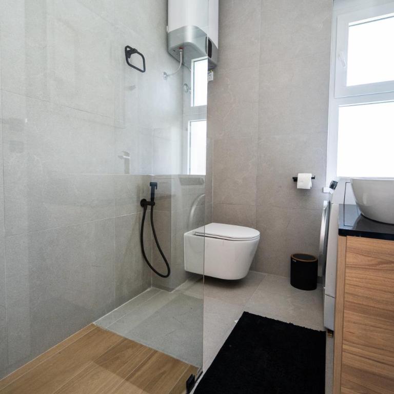 Bright 2BDR apartment with Balcony - FREE PARKING - Apartman sa 2 Spavaće Sobe - 12