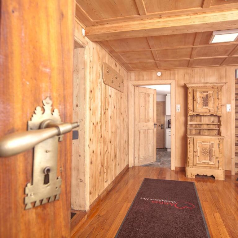Annas Muntafuner Hus - Ferienhaus mit Dusche - 12